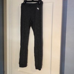 gray heathered soft girl’s abercrombie joggers